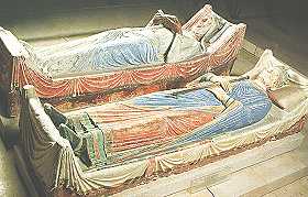 Gisants de Henri II Plantagenet et Aliénor d'Aquitaine dans l'Abbaye de Fontevraud