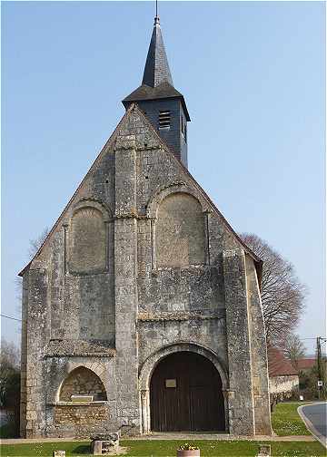 Façade de l'église de Vouillon