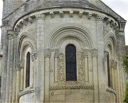 Chevet de l'église Saint Pierre d'Aulnay