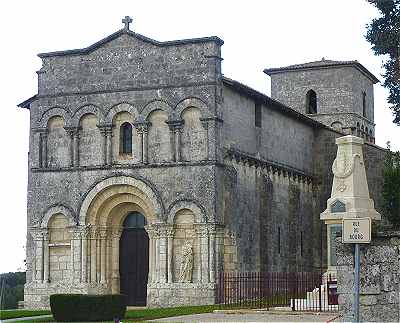 Faade et ct Sud de l'glise Saint Martial de Dirac