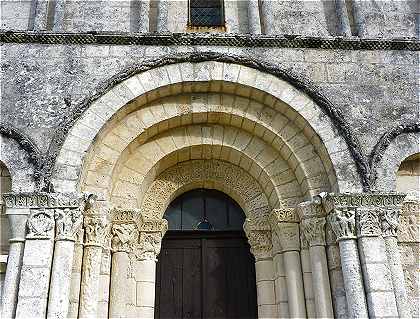 Portail de l'glise Saint Martial de Dirac