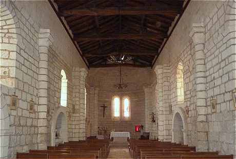 Nef et choeur de l'église Saint Pierre aux Liens de Garat