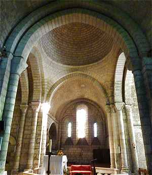 Transept, coupole et choeur de l'glise Saint Cybard de Magnac sur Touvre