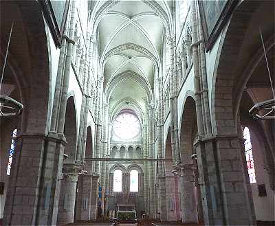 Intérieur de l'église Notre-Dame à Bonneval