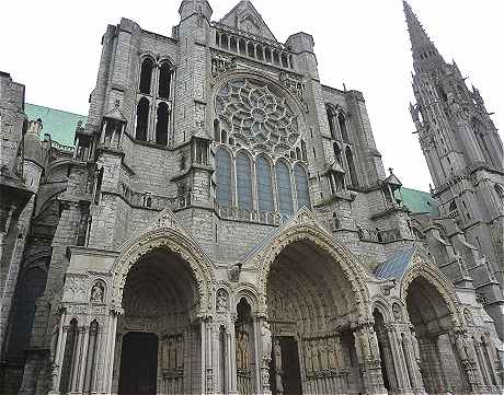 Cathedrale de Chartres: la façade du Transept Nord