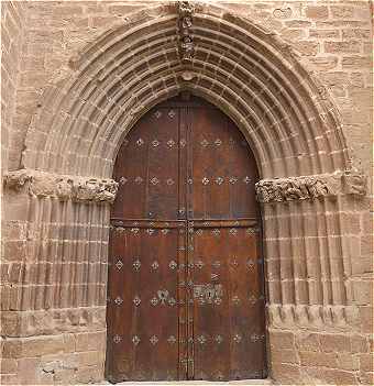Portail de l'église Santa Catalina de Cirauqui