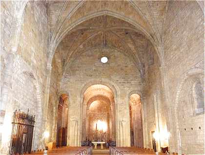 Intérieur de l'église du Monastère San Salvador de Leyre