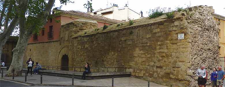 Porte et murailles du Revellin à Logrono