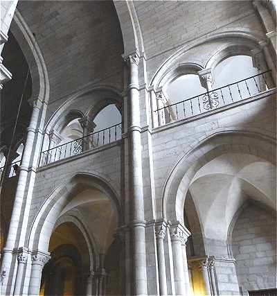 Nef Romane de la cathédrale Santa Maria de Lugo