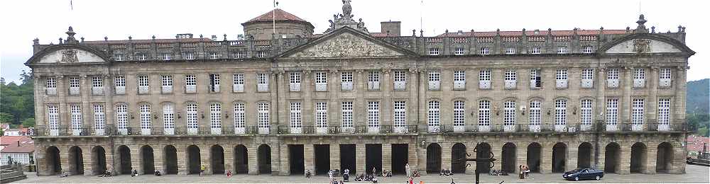 Le Palais de Rajoy sur la Praza do Obradoiro à Saint Jacques de Compostelle