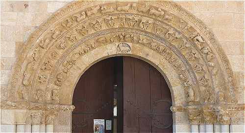 Portail de l'église San Claudio de Olivares à Zamora