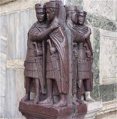 Statues des Tétrarques sur la façade de la Basilique Saint Marc à Venise