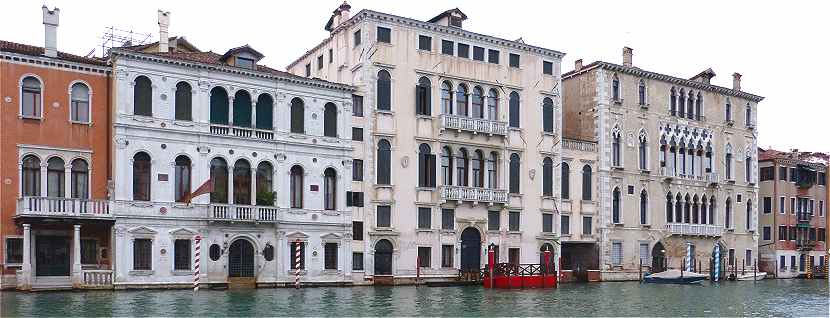 Venise: le Palazzo Grimani Marcello, le Palazzo Giustinian Querini et le Palazzo Bernardo sur le Grand Canal