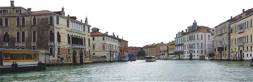 Venise: vue du Grand Canal, zone autour de San Samuele