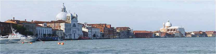 Venise: l'île de la Giudecca avec l'église du Rédempteur et à droite celle de Santa Eufémia