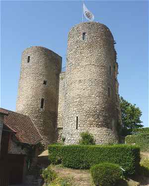 Les deux tours du château de Crocq