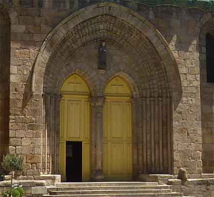 Portail de la collégiale Saint Junien