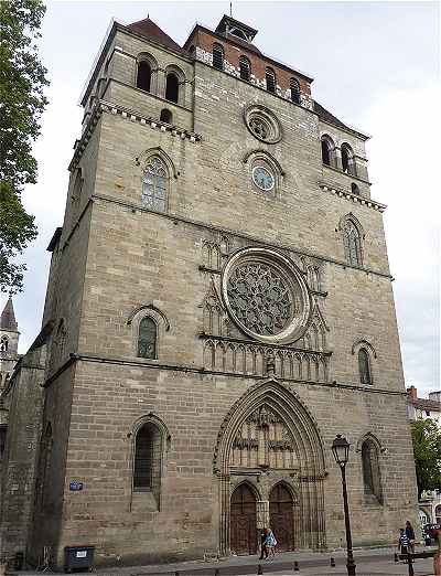 Façade Ouest de la cathédrale Saint Etienne de Cahors