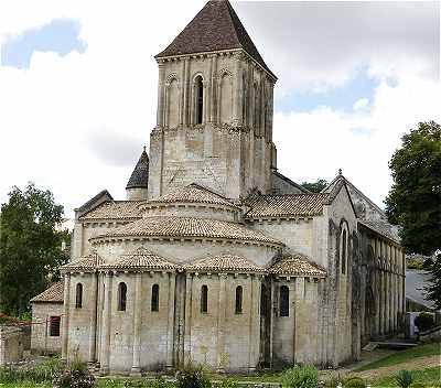 Chevet, transept et clocher de l'église Saint Hilaire de Melle