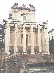 Temple d'Antonin et Faustine dans le Forum Romain