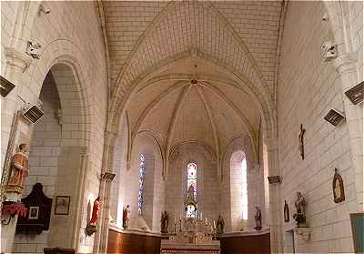 Choeur et abside de l'église Saint Pierre de Chédigny