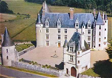 Chateau de Montpoupon