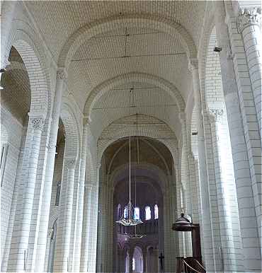 Nef de l'église Saint Pierre de Preuilly sur Claise