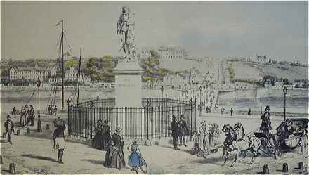 Gravure du XIXme sicle: le Pont sur la Loire avec au premier plan la statue de Ren Descartes et  l'arrire-plan la Tranche et Saint Symphorien