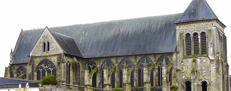 Clocher, nef, transept de l'glise Saint Julien de Tours