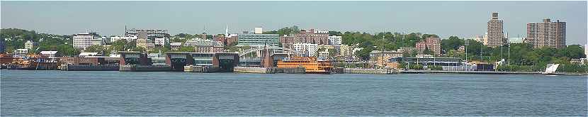 New-York, Staten Island: terminal du Ferry et la ville