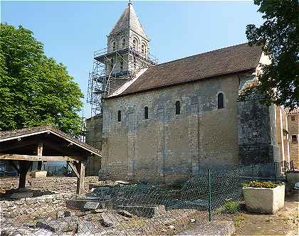 Eglise Saint Gervais et Saint Protais avec le site archéologique