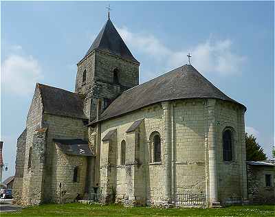 Chevet de l'église Saint Ambroise de Monthoiron